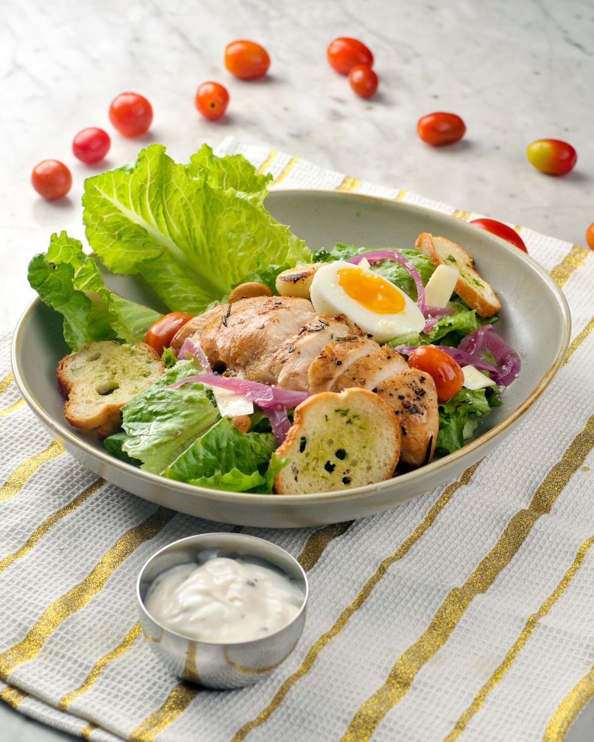 Caesarsallad med kyckling och bacon